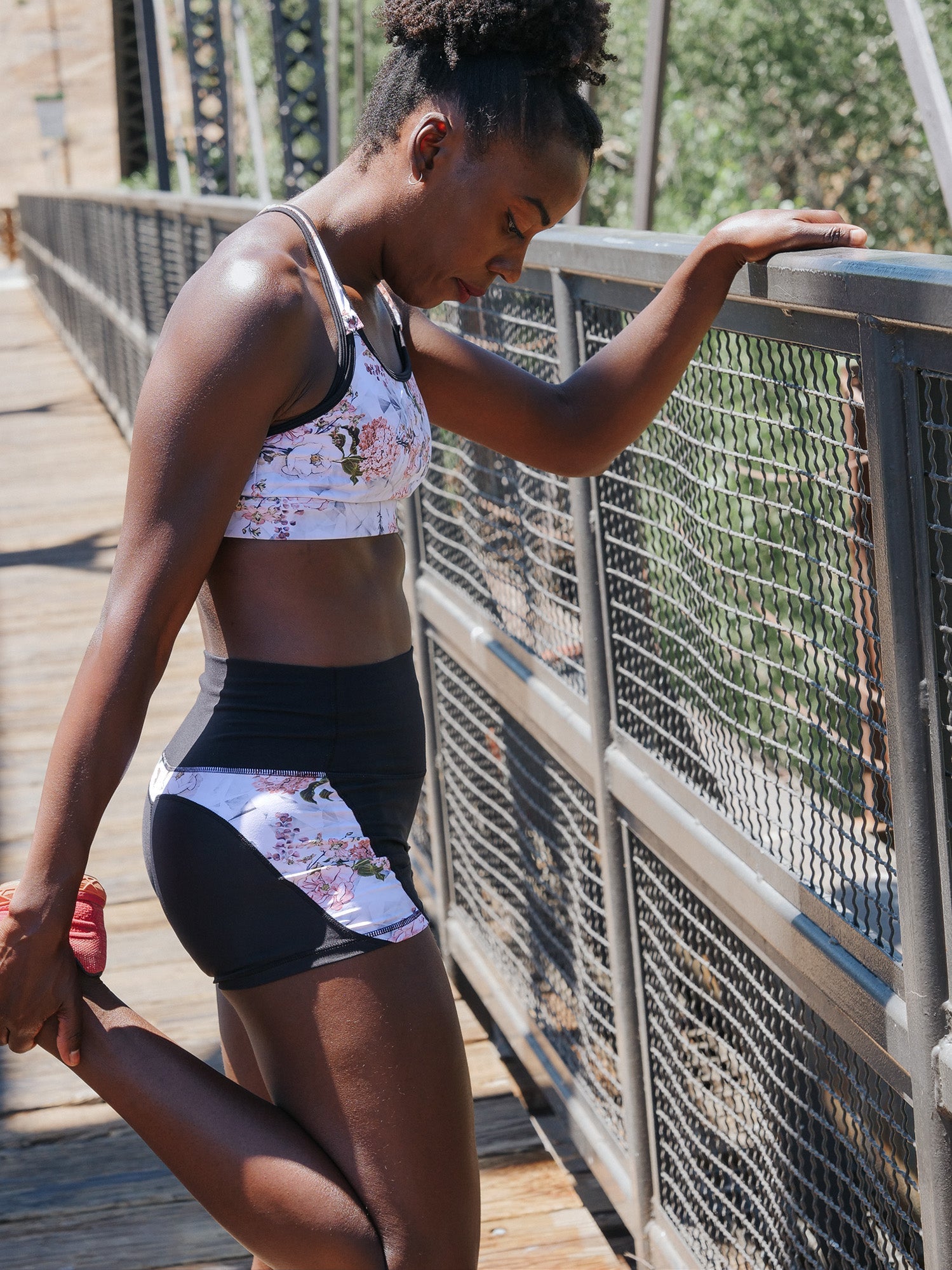 ** CLEARANCE ** Bloom Vibrant 3 inch Booty Shorts Black Blossom